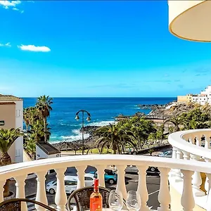 La Mar Puerto de Santiago (Tenerife)